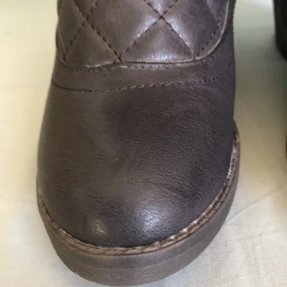 Arizona Jeans dark gray zip up block heel round toe quilted ankle booties size 7 - Picture 8 of 14